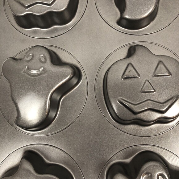 Wilton Halloween Ghosts & Pumpkins Non-Stick Mini Cake Muffin Brownie Jello Mold - Picture 2 of 9